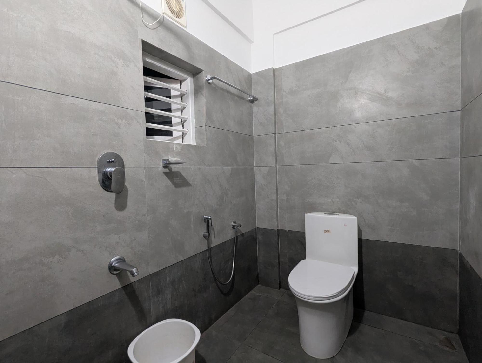 Jayalakshmi Residency Hotel Vaduvanchal Екстериор снимка